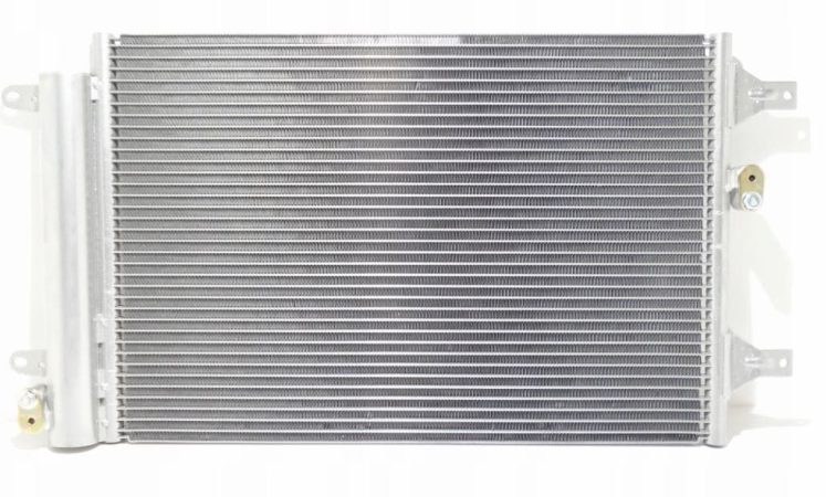 skraplacz klimatyzacji - klimatyzacja w samochodzie